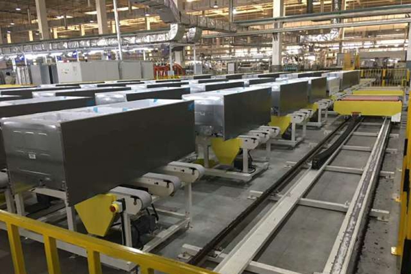 How to switch between single-door and multi-door models quickly on the Refrigerator Assembly Line?